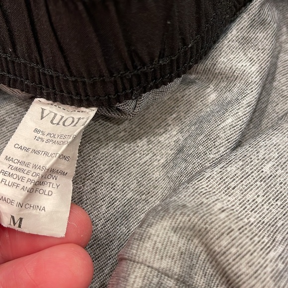 Vuori
Men's Kore Print Yoga Shorts size medium - Picture 6 of 9